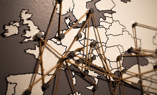 Salviamo il futuro della convivenza umana. E gli italiani ripartano dalla Costituzione
