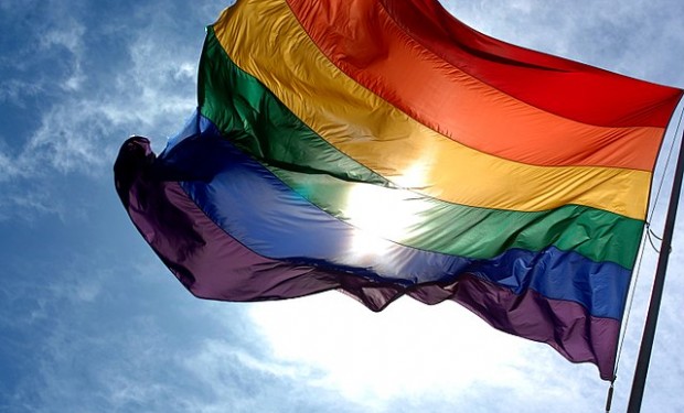 Il cardinale dell’Isola Mauritius difende il diritto al gay-pride