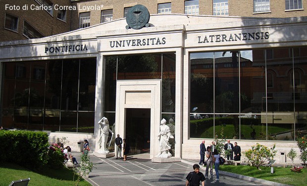 Per una Chiesa in uscita: alla Lateranense, papa Francesco istituisce il corso di Scienze della Pace