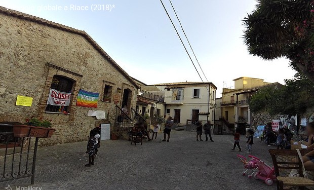 La solidarietà con Riace non si arresta: le iniziative dell'associazione Chico Mendes