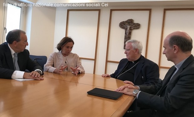 Ocean Viking: accolti dalla Chiesa italiana i sessanta migranti sbarcati in Italia