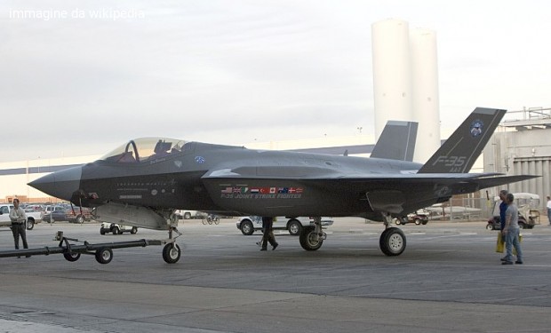 Don Renato Sacco (Pax Christi): il governo rinunci agli F-35 per investire nel sociale
