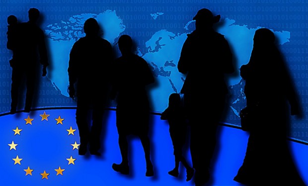 Migrazioni: la “campagna d’odio” distorce la percezione del fenomeno. Un sondaggio europeo