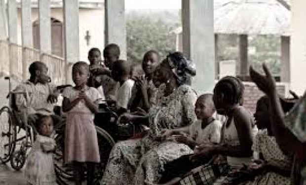 “Tutti uguali”: campagna solidale della onlus Dokita per i bambini disabili in Africa