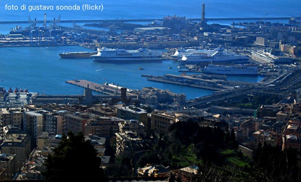 No alle armi nel porto di Genova