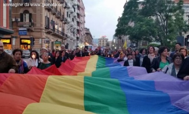 17 maggio Giornata internazionale per il superamento dell’omostransfobia: Veglie di preghiera e iniziative in tutta Italia sui social