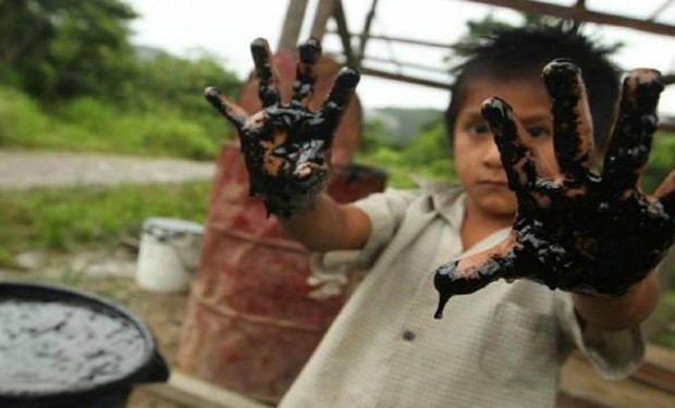 Vescovi dell'Amazzonia: non solo il Covid sta sterminando i popoli indigeni e la Madre Terra