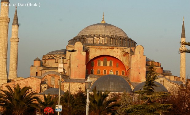 Papa Francesco: «Sono addolorato che Santa Sofia torni ad essere una moschea»