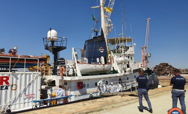 Quarantena finita per la “Mare Jonio”: può tornare in mare
