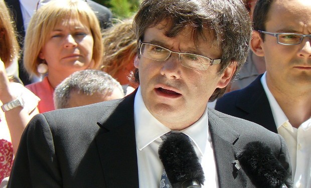 Puigdemont racconta: per la soluzione della crisi catalana avrebbe potuto mediare papa Francesco