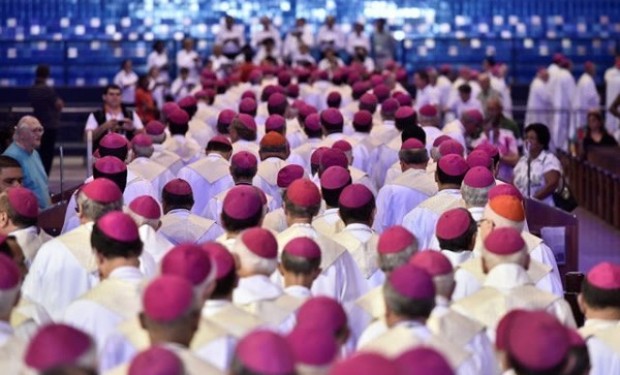 Brasile: oltre mille preti solidarizzano con i 152 vescovi che hanno attaccato Bolsonaro