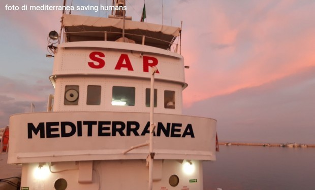 Sbarcati a Pozzallo i 25 naufraghi salvati dalla nave Mare Jonio