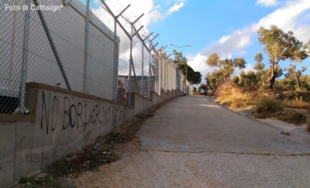 Moria: dopo il rogo, accoglienza e ricollocamenti per i profughi. Un appello congiunto