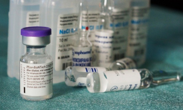 Sir, vaccini in Africa: poche dosi e tanta ignoranza. La denuncia di tre missionari