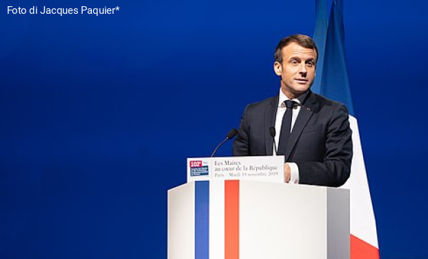 Francia: in attesa del ballottaggio Macron-Le Pen, i vescovi tacciono