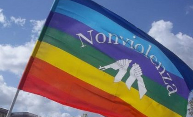 Il Movimento nonviolento in piazza contro la guerra