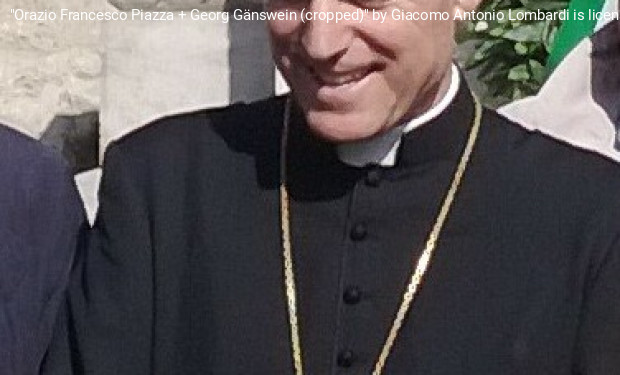 Papa Francesco riceve in udienza mons. Gänswein