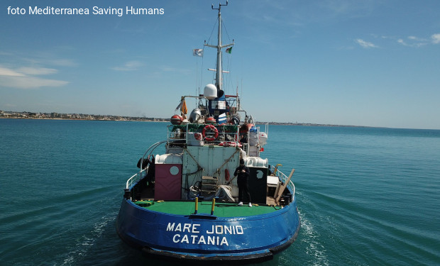 La Mare Jonio pronta a ripartire per salvare i migranti nel Mediterrano