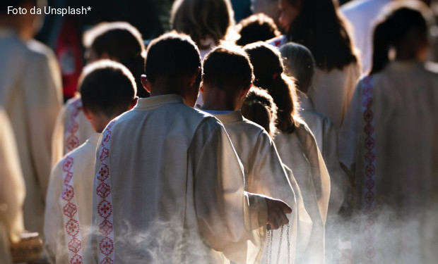 Dall’esclusione all’esposizione. Un libro racconta i “marginali in processione”