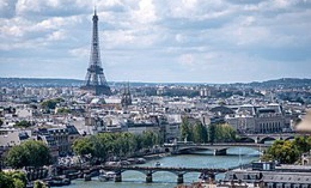 Occhi puntati oggi su Parigi. Ma con legittima preoccupazione