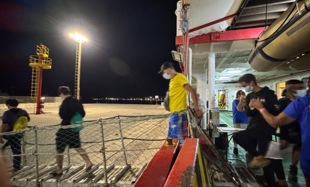 «Le vite umane prima di tutto». Sbarcate a Trapani le 10 persone soccorse da “Mediterranea”, nonostante l’ordine del Viminale di dirigersi a Genova