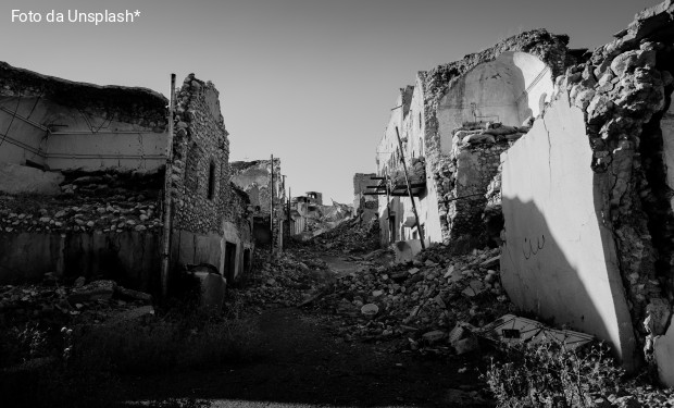 In pace e in guerra. Dio come arma assoluta 