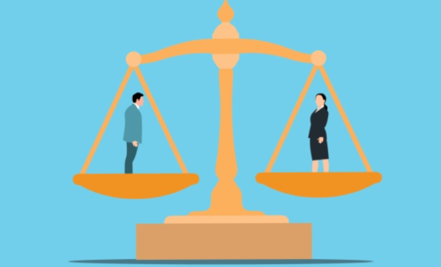 Uguaglianza rinviata:  quando l’applauso sostituisce il cambiamento