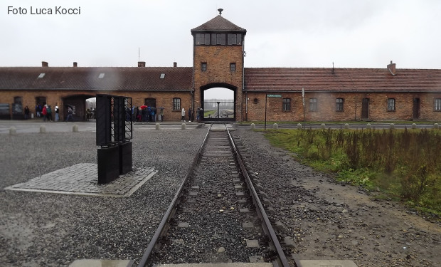 Mons. Felicolo (Migrantes): nel Giorno della memoria ricordare anche «la sofferenza e il dolore di rom e sinti»