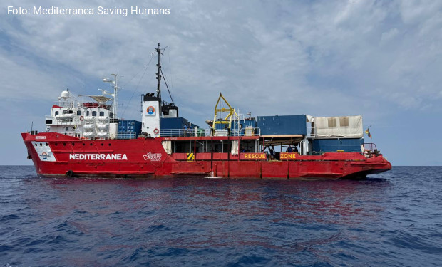 Paesi sicuri e blocco navale: il governo Meloni attacca i diritti delle persone in movimento. La denuncia delle ong