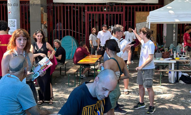 Cristo si è fermato allo Spin Time. Anche il cardinale di Roma solidarizza con i senza tetto di Santa Croce in Gerusalemme