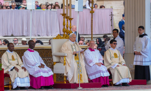 Francia: chi ha fatto la festa al papa?