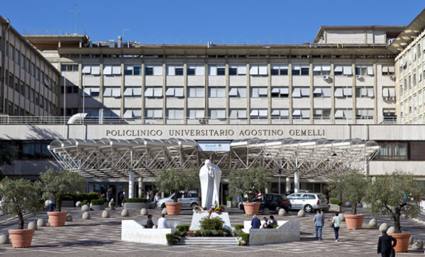Papa Leone XIV: domani il ricovero al policlinico Gemelli per l'intervento al polmone
