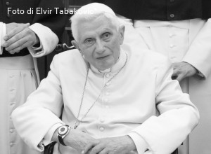 "Non c'ero, anzi sì": Ratzinger corregge la sua memoria sul caso di un prete pedofilo a Monaco