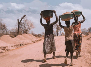 Donne, giovani, laici, clericalismo: i temi forti della tappa africana del Sinodo