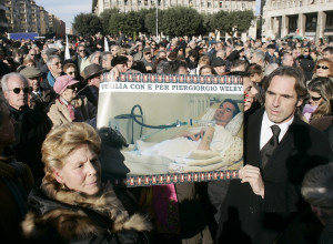 Oggi i funerali di Franco Anelli. E quelli di Piergiorgio Welby?