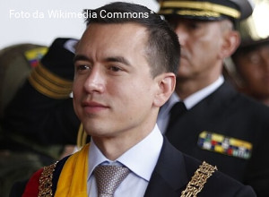 Ecuador al ballottaggio: vince il “nuovo” presidente uscente. Di destra