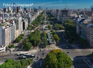 L'arcivescovo di Buenos Aires chiede aiuto a dio. Milei chiede soldi ai frodatori