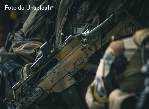 Profitti alle stelle per le industrie armiere di tutto il mondo: le guerre fanno volare i guadagni