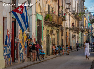 “Let Cuba breathe”: solidarietà globale all’isola soffocata dagli Usa di Trump