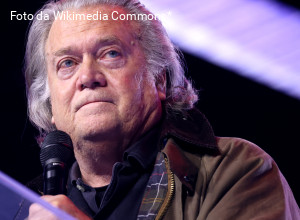 Bannon ci riprova: alla certosa di Trisulti torna l’incubo Maga