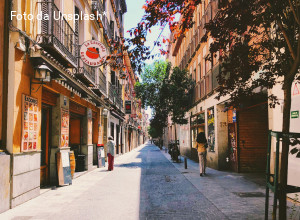 Spagna laica: fuori la religione dalle scuole, fuori il concordato dal nostro paese