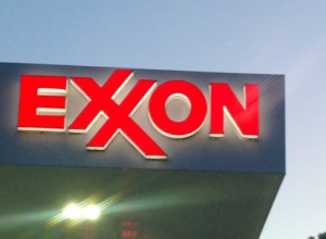 La Exxon chiede a Cuba 1 miliardo di dollari per i beni confiscati nel 1960