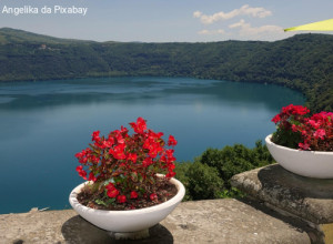 Il papa a Castel Gandolfo per un periodo di riposo. Udienze sospese per tutto il mese di luglio